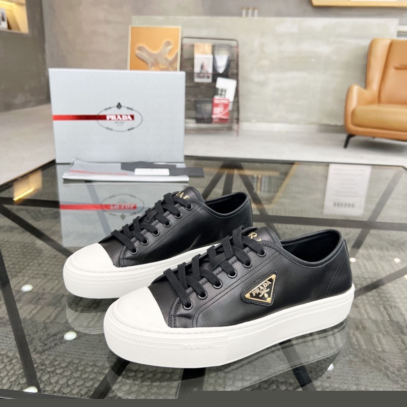 Pra*a casual shoes